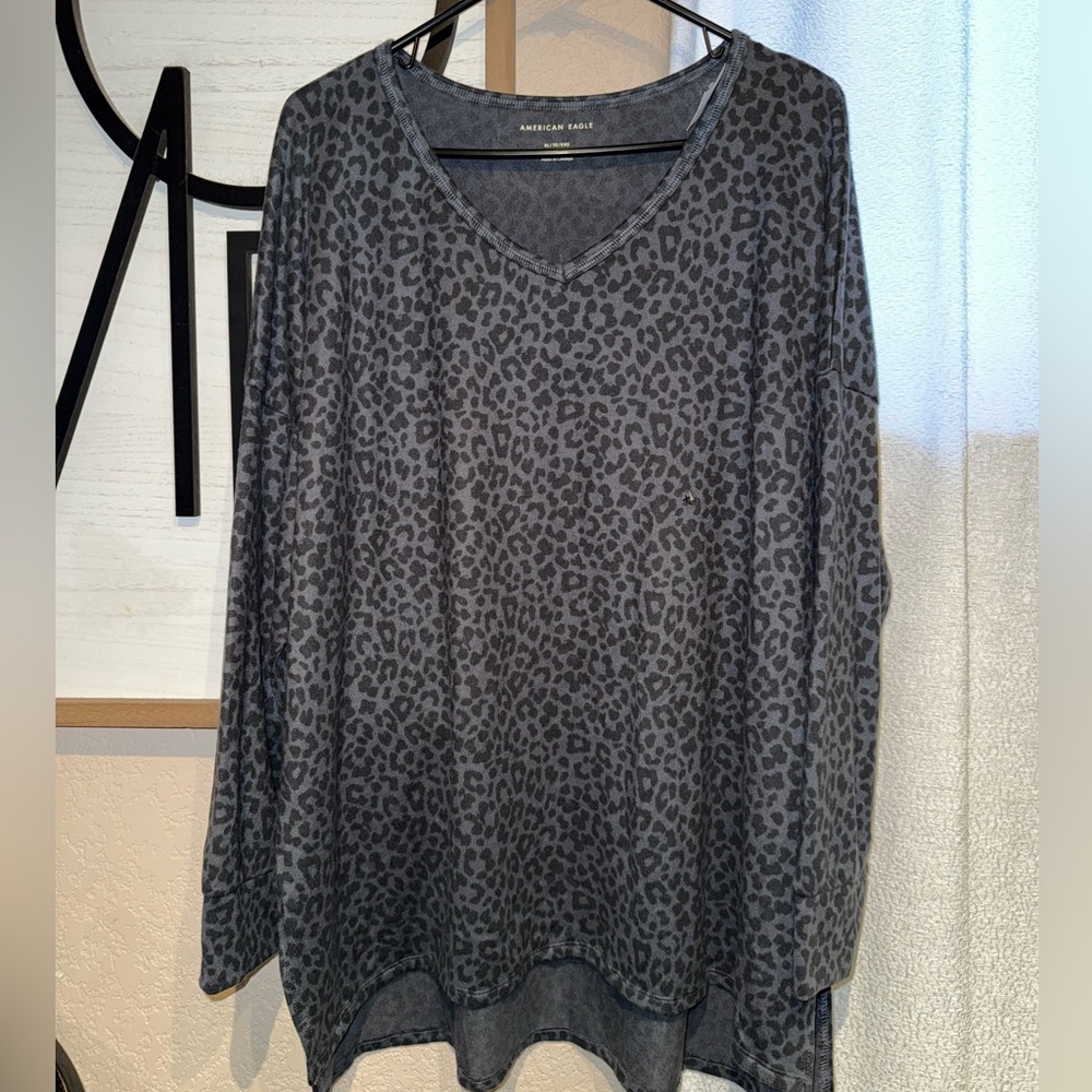 American Eagle Charcoal Animal Print long sleeve shirt new